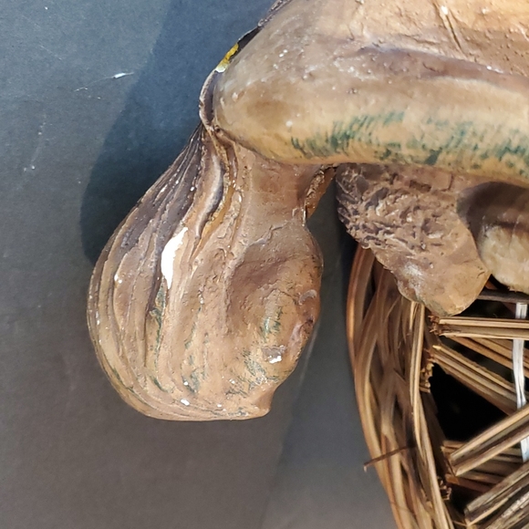 Statue of mother and child - Picture 8 of 8